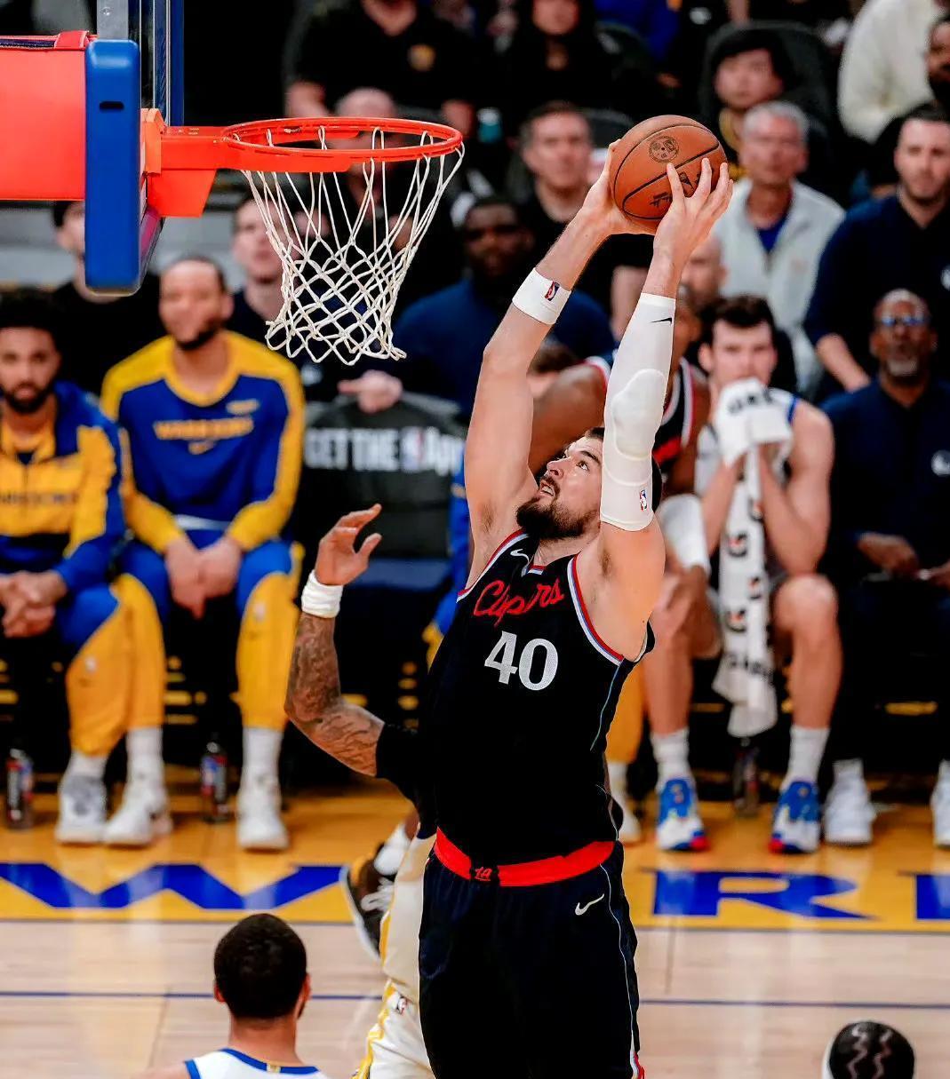 多米体育平台 -包含NBA常规赛加时末段再迎强敌；瓦伦西亚手感冰凉；主帅态度：震撼外界；赛程密集仍需轮换的词条