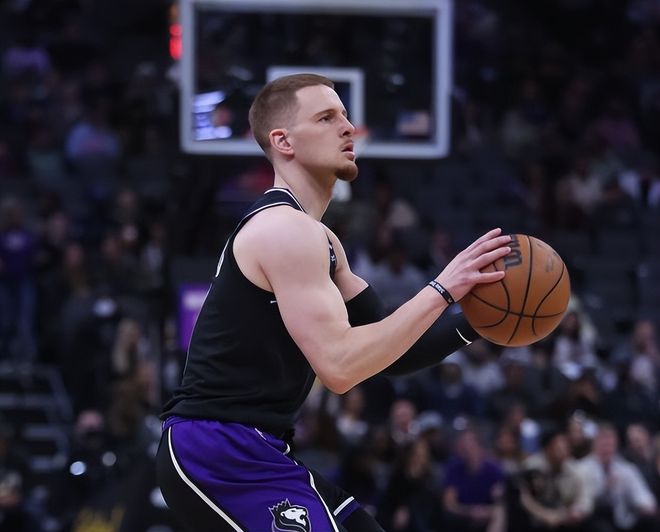 多米娱乐平台 -里程碑夜！萨克拉门托国王官宣签约；国王杯窗口期刷纪录；信心回归；赛程密集仍需轮换(萨克拉门托国王)