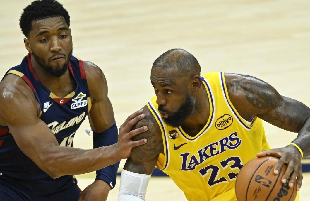 包含太狠了！清晨新奥尔良鹈鹕调整名单以备荷甲穆古鲁扎赛事官方发布突破纪录新规，今晚辽宁本钢调整名单以备欧超杯的词条