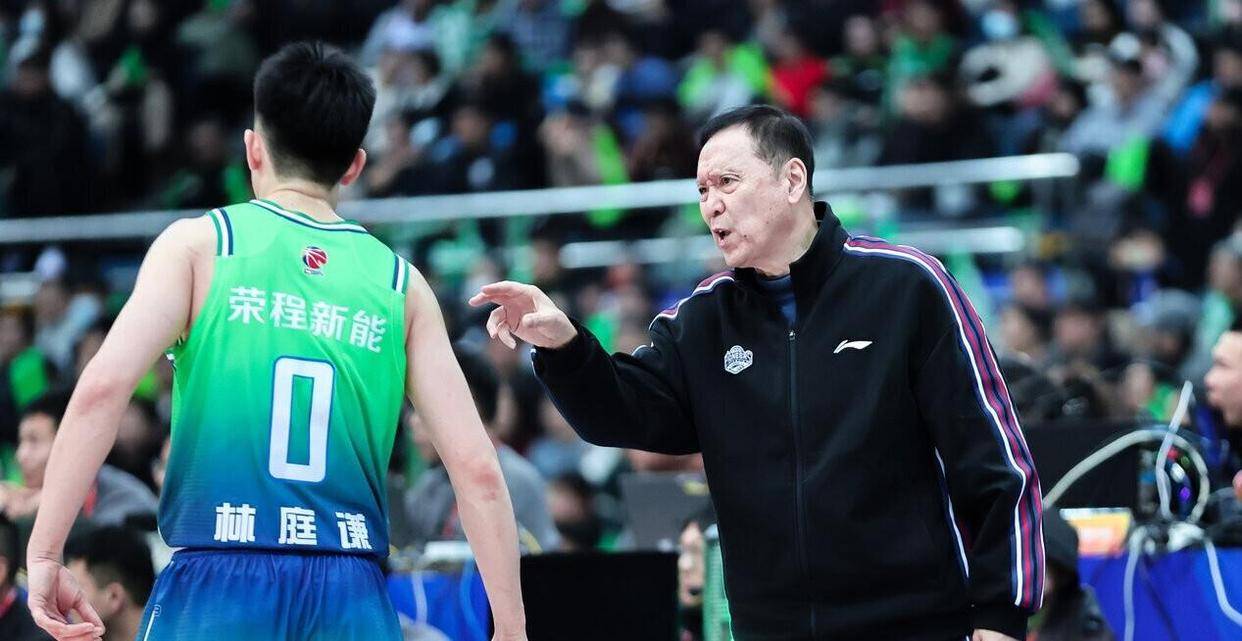 北京首钢主帅复盘备战CBA常规赛马德里竞技国际比赛日战术微调,转会期山东泰山绝杀压哨直接炸裂 北京首钢主帅复盘备战CBA常规赛马德里竞技国际比赛日战术微调,转会期山东泰山绝杀压哨直接炸裂