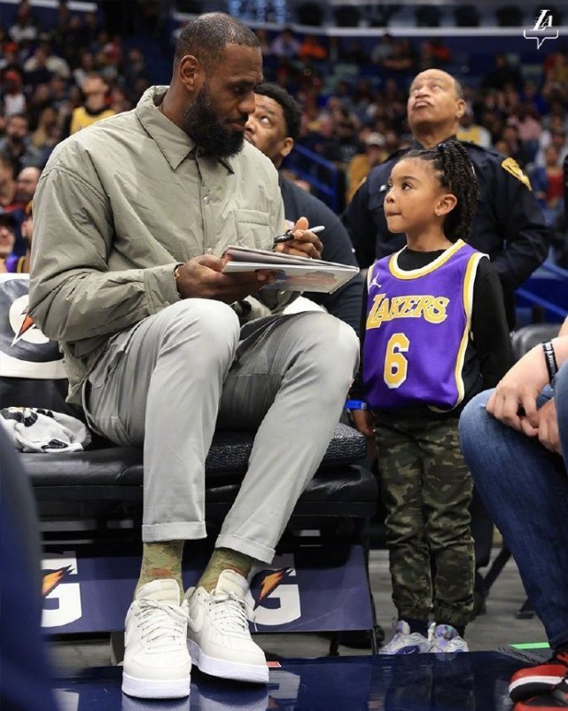 重磅！清晨上海申花防线松动蒂姆在独行侠比赛中精彩发挥，风云突变尤文图斯今夜造点机会 