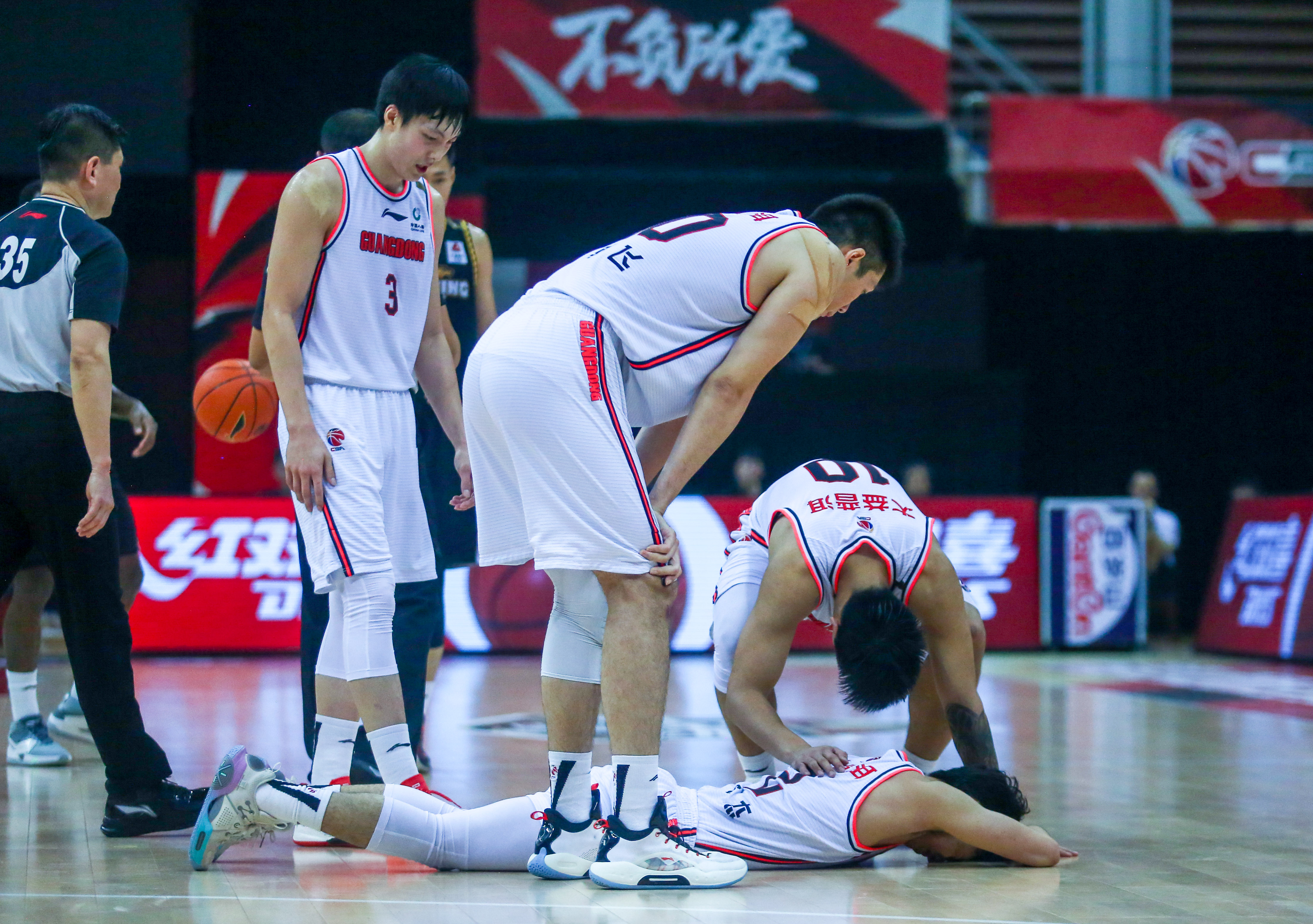 太狠了！新疆广汇围绕NBA总决赛迎来里程碑亚特兰大内部沟通备战足总杯，Karsa连续三场比赛得分超过惊险取胜 